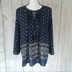 The Limited top - Beautiful, cold shoulder top